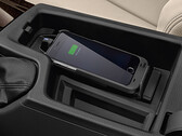 Le chargeur sans fil de BMW aurait grillé la puce NFC de l'iPhone 15 Pro. (Source de l'image : BMW Canada)