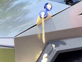 Puissance de fermeture du coffre du Cybertruck (image : Jeremy Judkings/X)