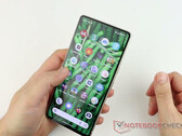 Google a publié une nouvelle mise à jour de Google Play pour les smartphones Pixel, séparée d'un Feature Drop. (Source de l'image : NotebookCheck)