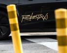 Le logo de la plateforme de covoiturage Tesla Robotaxi sur la nouvelle Model Y. (Image source : @artsimage/X)