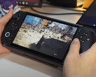 Le GPD Win 5 utilisé avec sa batterie de 80 Wh. (Source de l'image : GPD)