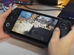 Le GPD Win 5 utilisé avec sa batterie de 80 Wh. (Source de l&#039;image : GPD)