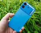 Le Nothing Phone (4b) est doté d'un boîtier en polycarbonate et bénéficie d'un indice de protection IP64.