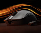 La Gaming Mouse 2 coûte environ 31 dollars en Chine. Sur la photo : la souris sans fil et son dongle.