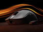 La Gaming Mouse 2 coûte environ 31 dollars en Chine. Sur la photo : la souris sans fil et son dongle.