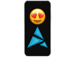 Linux et les iPhones peuvent en fait s'entendre très bien, à condition d'utiliser les bons paquets. (Source de l'image : Image de stock de l'iPhone, emoji, et logo Artix, avec modifications)
