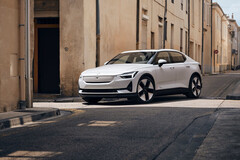 Polestar présente la Polestar 2 comme un véhicule électrique pratique qui privilégie l'expérience de conduite. (Source de l'image : Polestar)