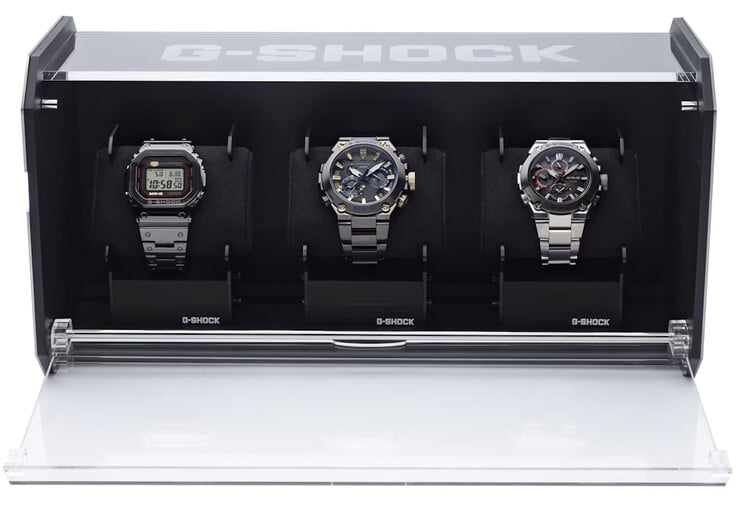 Le boîtier G-Shock en acier peut contenir trois montres, avec un couvercle translucide pour le chargement solaire. (Source de l'image : Casio)