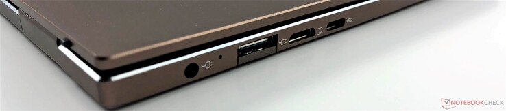 A gauche : Entrée DC, USB 3.1 Gen 1 (5 Gbps) Type-A, Mini HDMI, USB 3.1 Gen 1 Type-C (avec alimentation et DisplayPort 1.2)