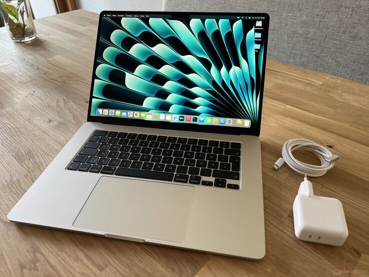 Test de l'Apple MacBook Air 15 2023 M2 : le MacBook du quotidien maintenant  en 15 pouces - Notebookcheck.fr