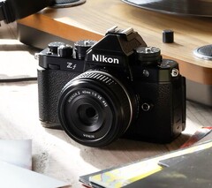 Nikon propose une mise à jour majeure du micrologiciel de son appareil photo rétro plein format (Image source : Nikon)