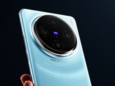 Le Vivo X100 Pro sera apparemment proposé en version chic "Celestial Blue". (Source de l'image : Vivo)