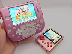 L'iPhone 4S modifié (à gauche) et le Pixel 2 GKD (à droite). (Source de l'image : u/Retr0ddicted via r/SBCGaming)