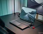 Test du Schenker Key 18 Pro E25 : station de travail haut de gamme avec RTX 5090 et 256 Go de RAM