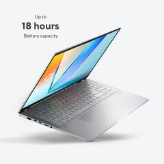 Le Vivobook S 15 OLED (S5597QA) devrait être disponible dans les variantes Snapdragon X Plus et Snapdragon X Elite. (Source de l'image : Roland Quandt & WinFuture)