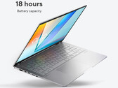 Le Vivobook S 15 OLED (S5597QA) devrait être disponible dans les variantes Snapdragon X Plus et Snapdragon X Elite. (Source de l'image : Roland Quandt &amp; WinFuture)
