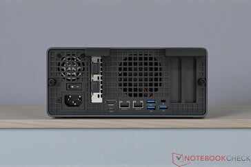 Minisforum MS-02 Ultra - Connexions sur le panneau arrière