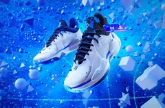 Il existe désormais une paire de baskets pour accompagner votre PlayStation 5. (Image source : Sony & Nike)