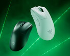 La souris de jeu Razer DeathAdder V4 Pro est présentée en noir et en blanc (Image source : Razer)