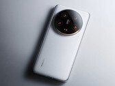 On ne sait pas exactement à quoi sert la puce "Small Surge" à l'intérieur du Xiaomi 15 Ultra (Image source : Xiaomi)
