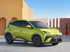 L'une des raisons de l'arrêt de la production chez VW : Les modèles chinois de voitures électriques, comme la BYD Dolphin Surf, sont moins chers et techniquement plus modernes que les modèles nationaux. (Image : BYD).