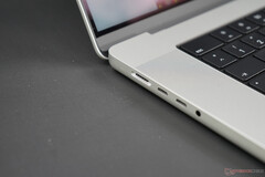 le nouveau système de chargement MagSafe deApple n'est pas sans poser problème sur le MacBook Pro 16. (Image source : NotebookCheck)
