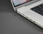 le nouveau système de chargement MagSafe deApple n'est pas sans poser problème sur le MacBook Pro 16. (Image source : NotebookCheck)