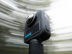 La GoPro Max 2 sur un trépied officiel. (Source de l&#039;image : via Igor Bogdanov)