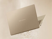 Asus propose le Zenbook 14 UX3480KA en trois coloris, tous dotés d'une finition en « ceraluminum ».