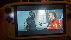 Beth Deck est une console de jeu bricolée avec une carte mère d'ordinateur portable Framework à l'intérieur (Image source : Beth Le)