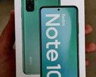 Le Redmi Note 10 pourrait avoir un affichage AMOLED, selon un emballage qui aurait fui. (Source de l'image : @yabhishekhd)
