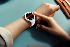 La Huawei Watch 6 Pro est disponible avec un boîtier en céramique blanche en option.