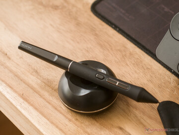 Huion Kamvas 16 Gen 3 porte-stylo position alternée