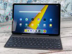 Le Poco Pad M1 est disponible avec une capacité de stockage de 256 Go. En photo : la tablette avec son accessoire clavier. (Source de l&#039;image : Notebookcheck)
