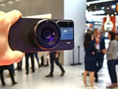 Les rumeurs concernant le Xiaomi 17 Ultra s'intensifient et promettent de nombreuses nouvelles fonctionnalités pour la sortie étonnamment précoce de l'appareil photo phare de Leica. (Source de l'image : Alexander Fagot, Notebookcheck)