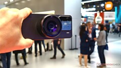 Les rumeurs concernant le Xiaomi 17 Ultra s'intensifient et promettent de nombreuses nouvelles fonctionnalités pour la sortie étonnamment précoce de l'appareil photo phare de Leica. (Source de l'image : Alexander Fagot, Notebookcheck)