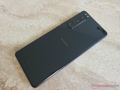 Le Xperia 5 III est l&#039;un des derniers smartphones de Sony à recevoir Android 13. (Image source : NotebookCheck)
