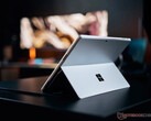 La finition "Platinum" de Microsoft devrait faire son retour pour la génération Surface Pro 12.
