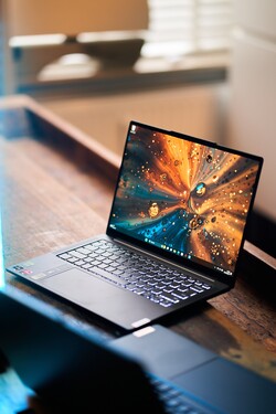 Le Lenovo Yoga Pro 7 14 utilisé dans cet article a été gracieusement fourni par :