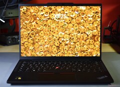 Le Lenovo ThinkPad T14s G6, champion de l'autonomie, est désormais disponible avec un Snapdragon X Plus plus abordable, l'OLED et la 5G (image source : Benjamin Herzig)