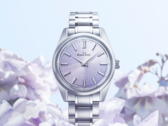 La Grand Seiko SBGW323 présente un cadran à motif violet doux et magnifique du mont Iwate inspiré de la fleur de kiri (Source d'image : Grand Seiko)