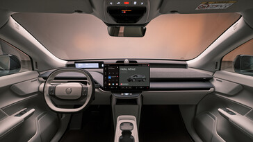 Le centre numérique du Volvo EX60 : Un grand écran tactile et un minimalisme strict caractérisent le cockpit, entièrement dans le style de l'esthétique de Apple. (Source de l'image : Volvo)