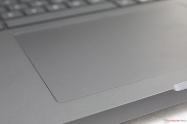 13.le pavé tactile de 4 x 9 cm est silencieux et un peu mou