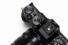 L'une des principales caractéristiques du Fujifilm X-T10 est son boîtier en magnésium. (Source de l'image : Math sur Unsplash)