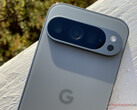 Le Pixel 9 Pro est l'un des nombreux appareils Pixel éligibles aux mises à jour Pixel de ce mois-ci. (Source de l'image : Notebookcheck)