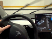 La vitesse des essuie-glaces de la Model 3/Y peut enfin être réglée à l'aide de boutons (image : Laplasz/Twitter)
