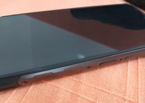 Ses côtés ont l'air et se sentent mieux qu'ils n'ont le droit de l'être. (Source de l'image : Sergey Tarasov - Notebookcheck)