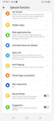 Une multitude de fonctionnalités supplémentaires. (Source de l'image : Sergey Tarasov - Notebookcheck)