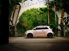 La Fiat 500e est désormais disponible dans les versions Inspired By Beauty (ci-dessus) et Inspired By Music. (Source de l&#039;image : Stellantis)