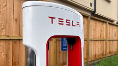Les Superchargeurs de Tesla continuent d'être vandalisés (image : KPRC Click2Houston)